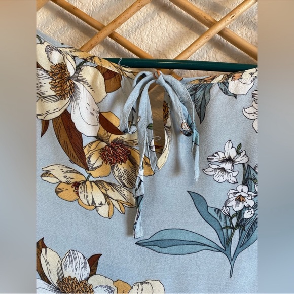 ✨Tribal Jeans Flowy Floral Tank✨ - Picture 3 of 5